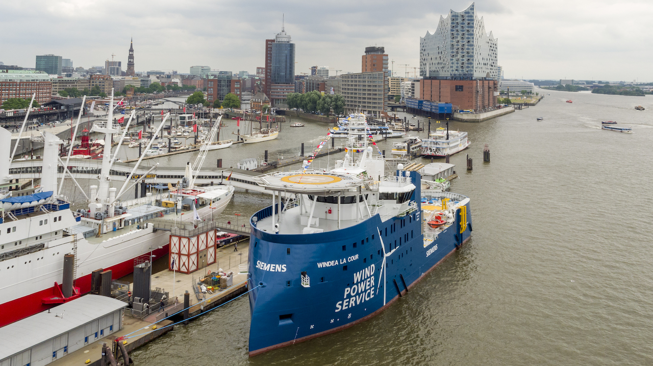 BS named the first wind farm service vessel for its customer SIEMENS in Hamburg